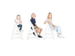 Houten kinderstoel met eetplank