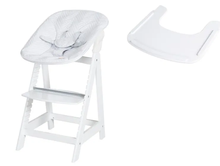 Houten kinderstoel met eetplank