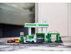 Tankstation met tankwagen