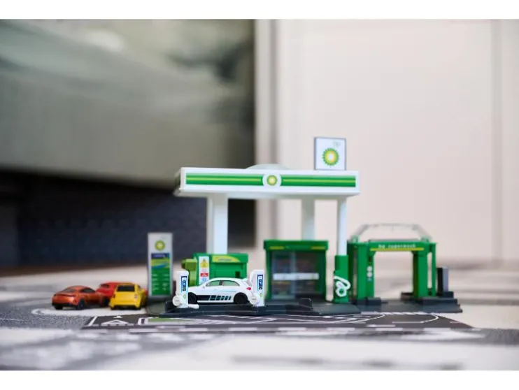 Tankstation met tankwagen