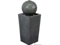 Tuinfontein met LED's en zonnepaneel