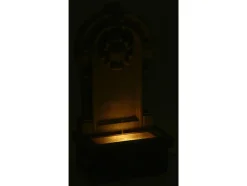 Tuinfontein met LED's en zonnepaneel